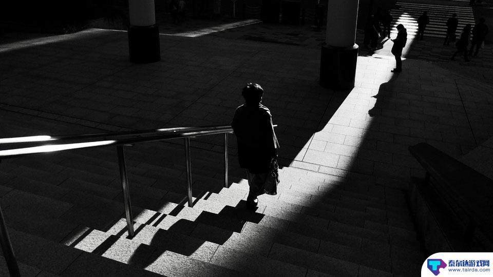 苹果手机 怎么拍摄光影 iPhone摄影教程-如何拍摄街头瞬间中的戏剧化光影