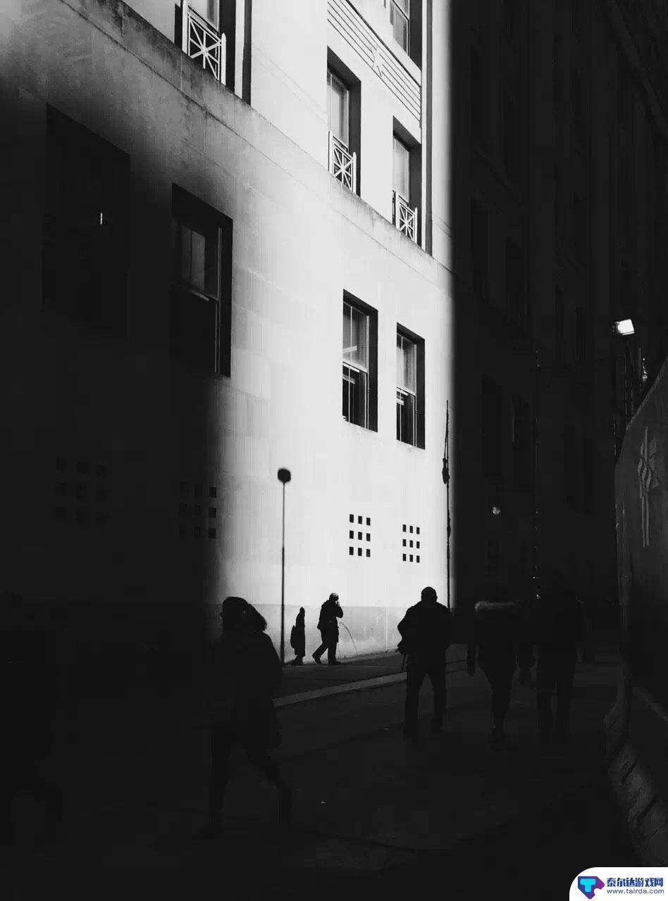 苹果手机 怎么拍摄光影 iPhone摄影教程-如何拍摄街头瞬间中的戏剧化光影