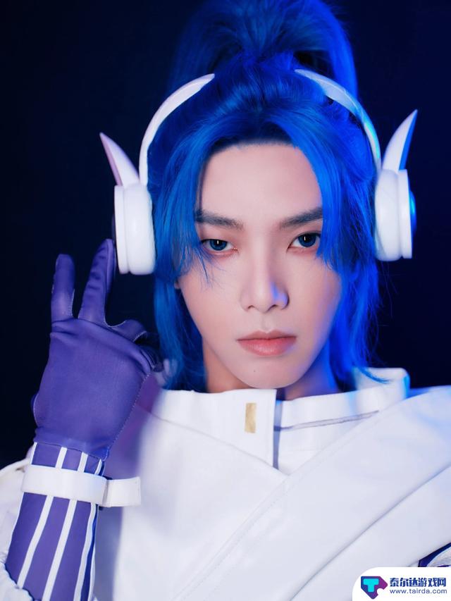 虞书欣甜美虐心,田曦薇美貌惊人!顶流女星挑战次元COS战神,粉丝疯狂追捧