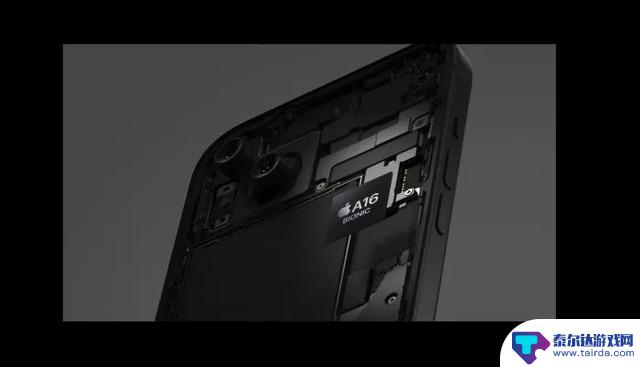 如何在小屏旗舰中选择：S24还是iPhone 15？