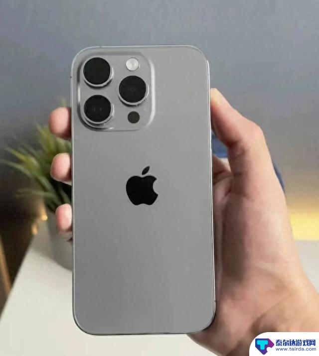 iPhone 15震撼曝光！十大升级引发热议，机主犹豫再三是否等待升级