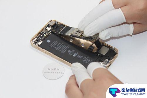 苹果手机se后盖怎么拆 iphone se拆机注意事项