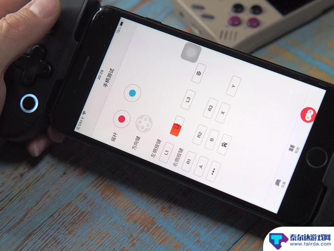 苹果手机怎么添加虚拟摇杆 MFI认证iPhone直连手柄推荐